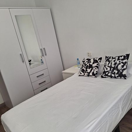 Habitacion Individual Apartment Валенсия Екстериор снимка